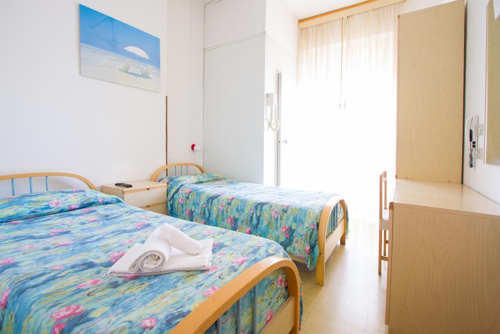 Hotel Hamburg Senigallia Habitación foto